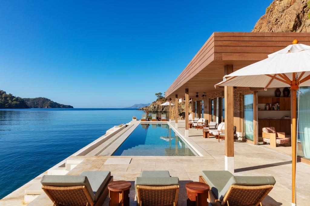 Ahama Hotel & Resort